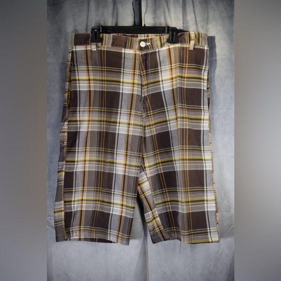 Vintage Bugle Boy Plaid Bermuda 90's Flat Front Shorts Size 38 - Picture 1 of 4